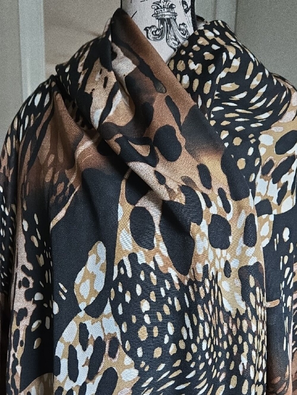 X Large Black and Brown Abstract Pattern Shawl Wrap - Fall Winter    28"x78" New - Picture 2 of 5